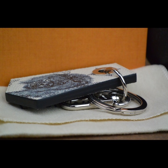 [SOLD] Louis Vuitton SAVANE KEY HOLDER Chapman Bro - Picture 6 of 7